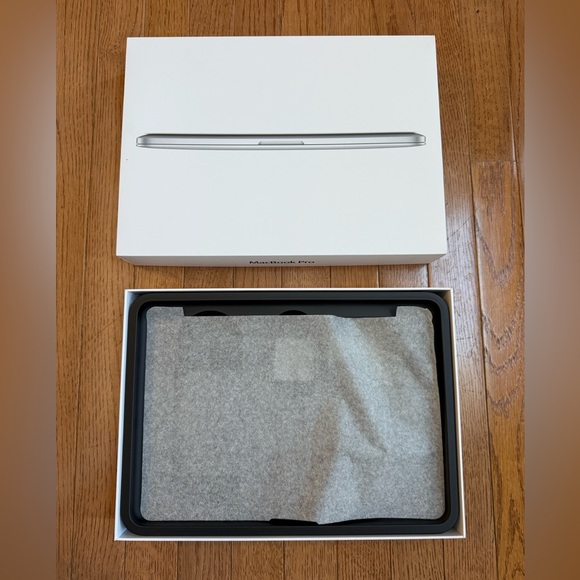 Apple MacBook Pro 13.3 Box - BOX ONLY - Picture 5 of 5